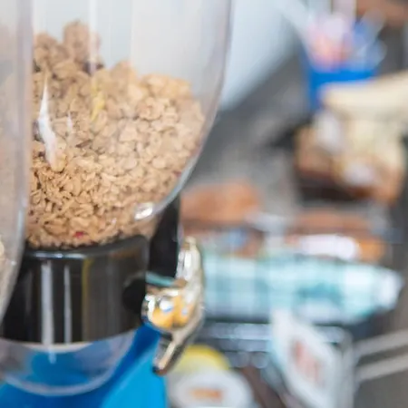 Freedhome فندق مبيت وإفطار 3*